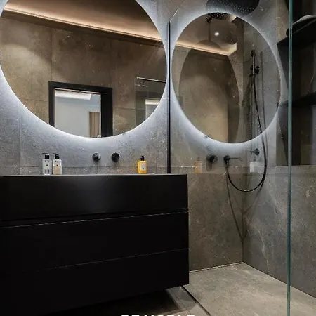 Old Town Luxury 3bd Apartment Prague